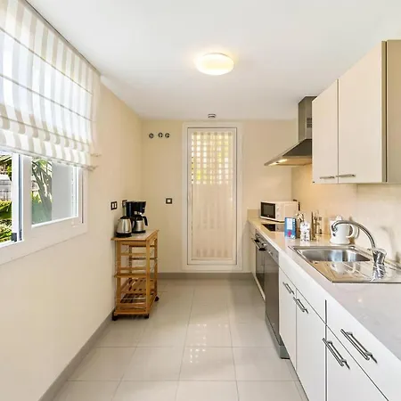 Appartement 2 Bedroom Gorgeous In *