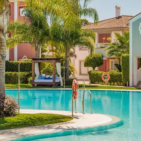 2 Bedroom Gorgeous In Appartement Estepona